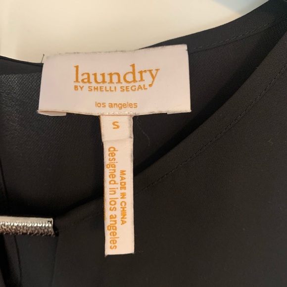 Black V-neck with silver detailing tank top - Picture 4 of 5